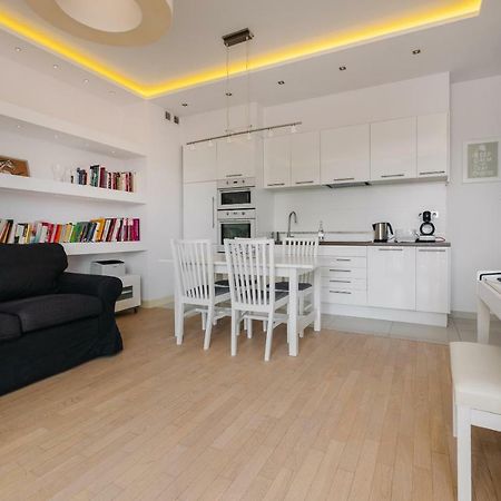 Modern Apartment Across The Ponds Warsaw Ngoại thất bức ảnh