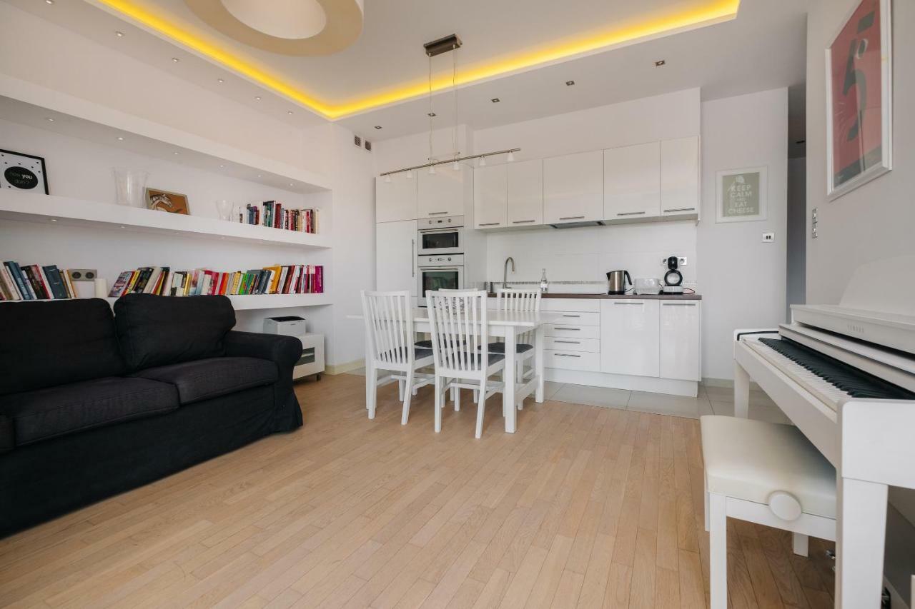 Modern Apartment Across The Ponds Warsaw Ngoại thất bức ảnh