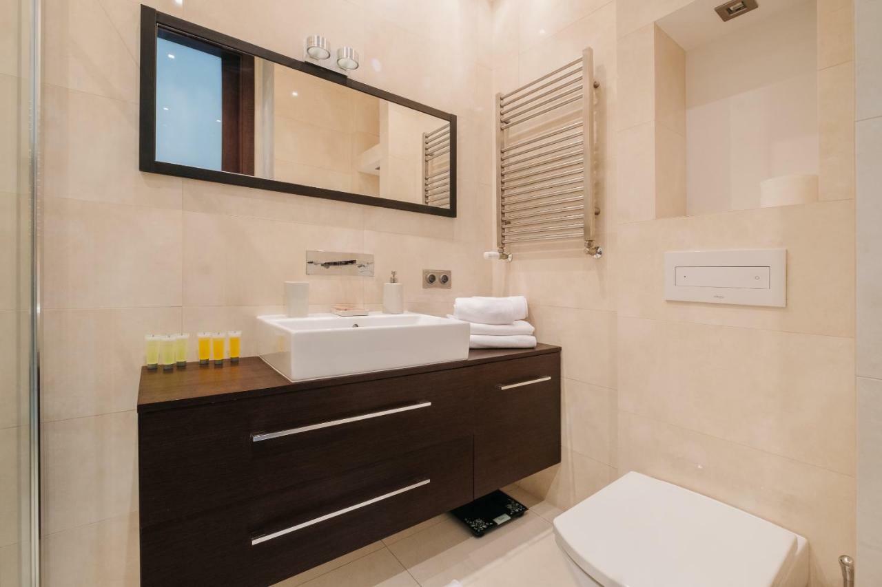 Modern Apartment Across The Ponds Warsaw Ngoại thất bức ảnh