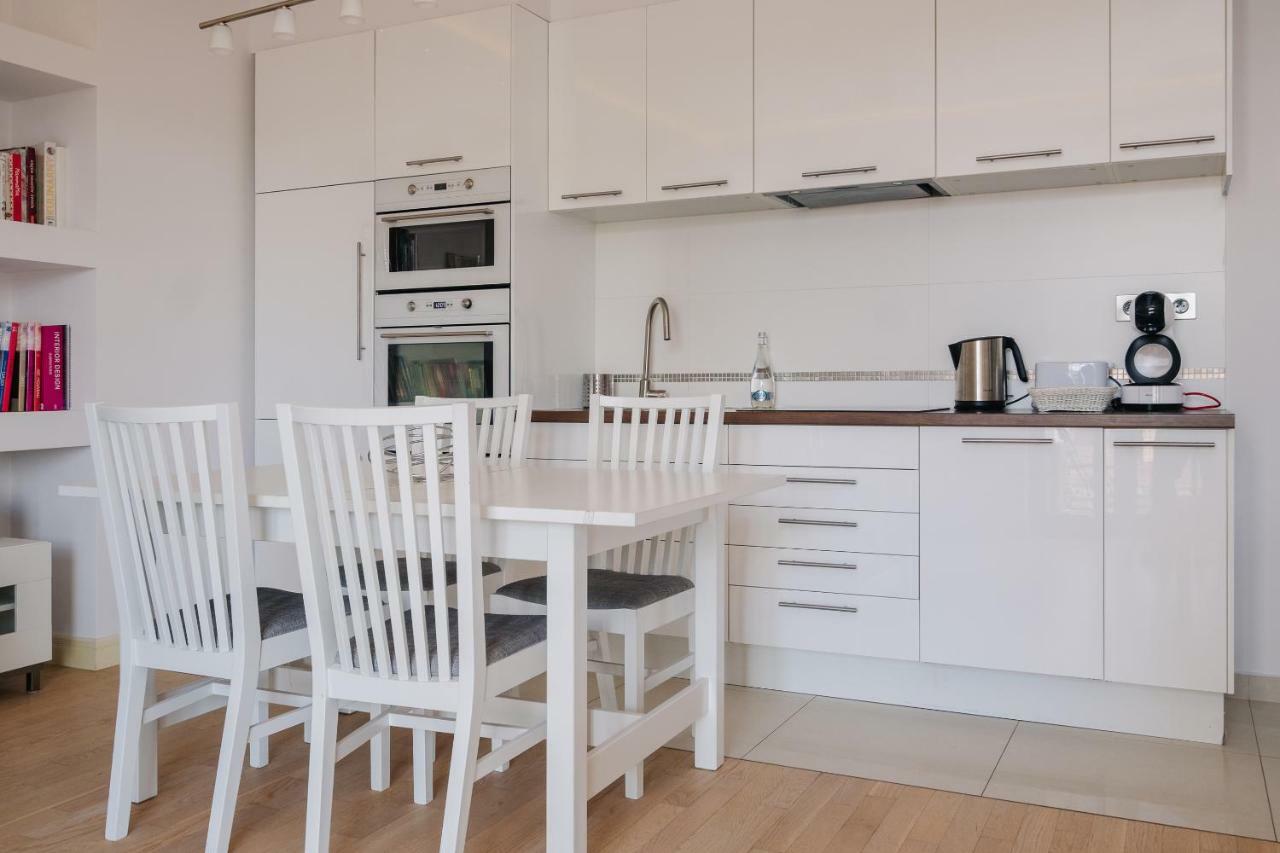 Modern Apartment Across The Ponds Warsaw Ngoại thất bức ảnh