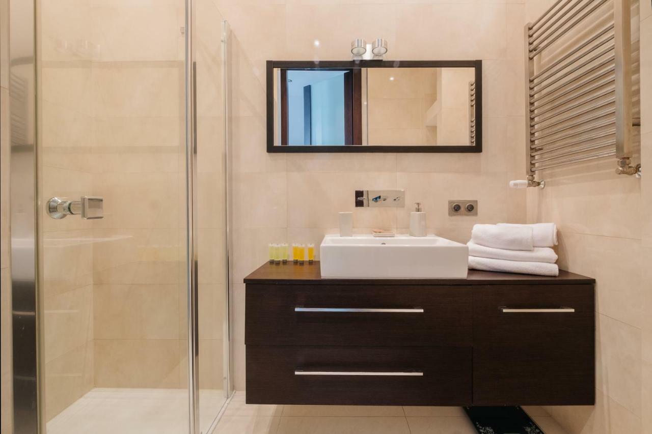 Modern Apartment Across The Ponds Warsaw Ngoại thất bức ảnh
