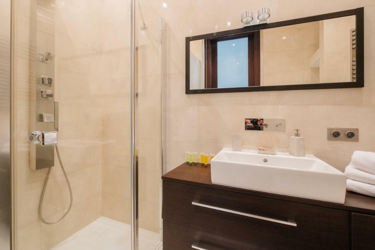 Modern Apartment Across The Ponds Warsaw Ngoại thất bức ảnh