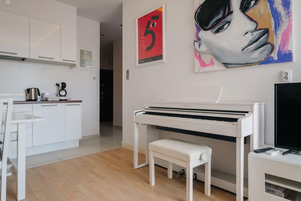 Modern Apartment Across The Ponds Warsaw Ngoại thất bức ảnh
