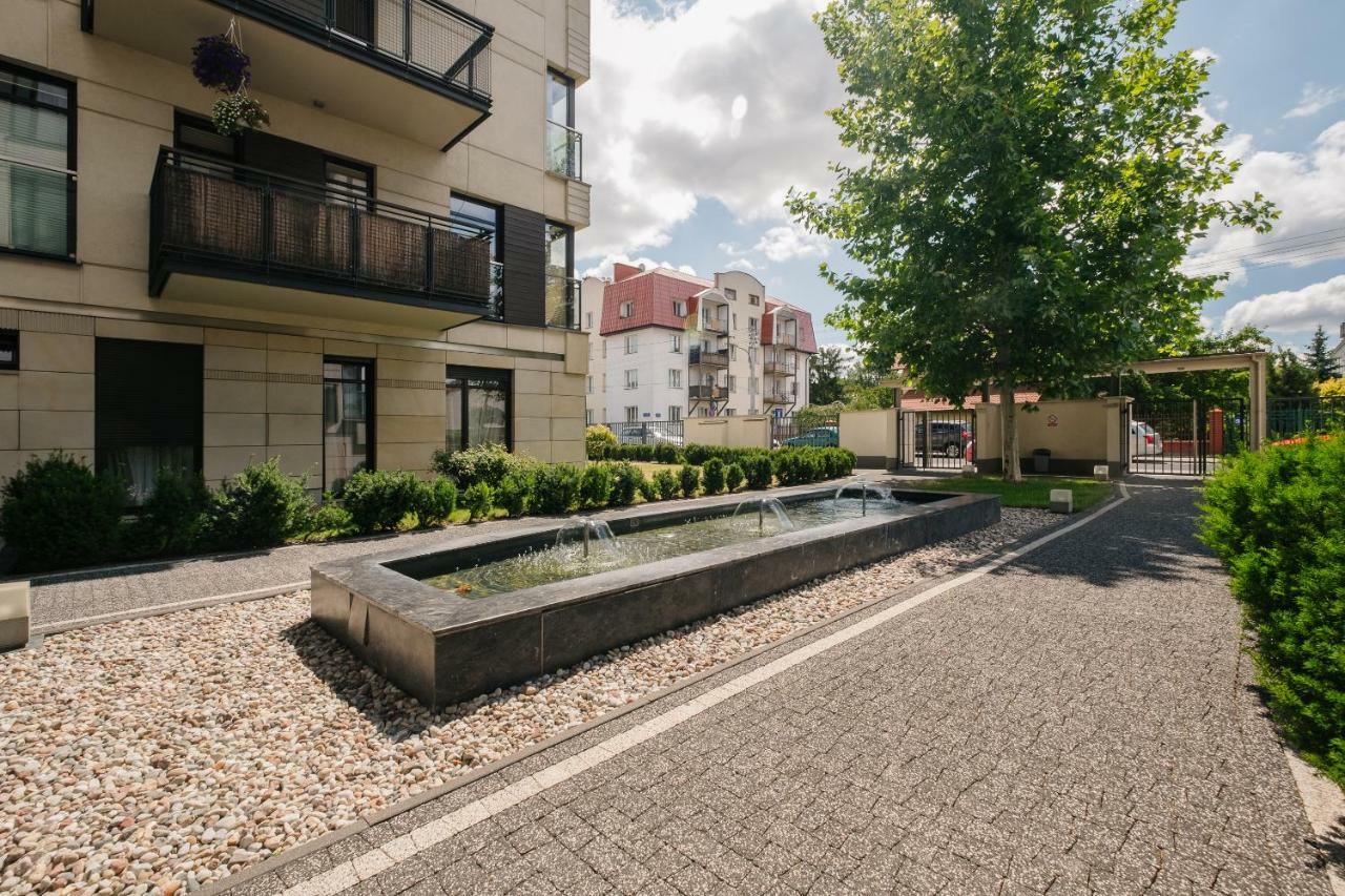 Modern Apartment Across The Ponds Warsaw Ngoại thất bức ảnh