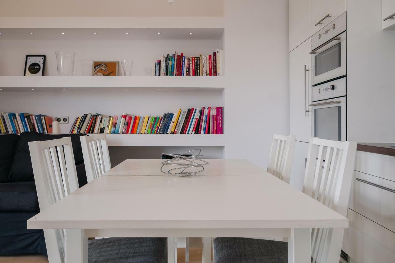Modern Apartment Across The Ponds Warsaw Ngoại thất bức ảnh