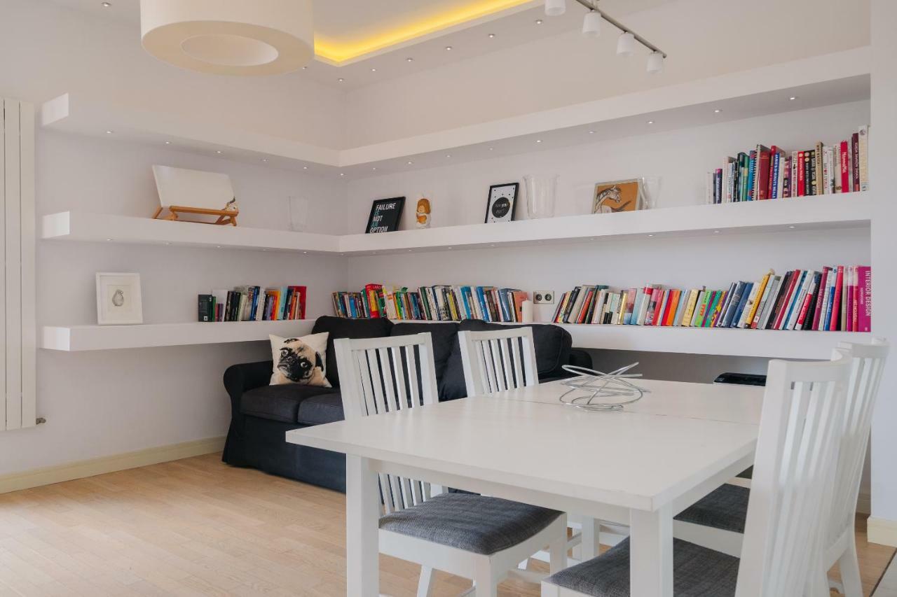 Modern Apartment Across The Ponds Warsaw Ngoại thất bức ảnh