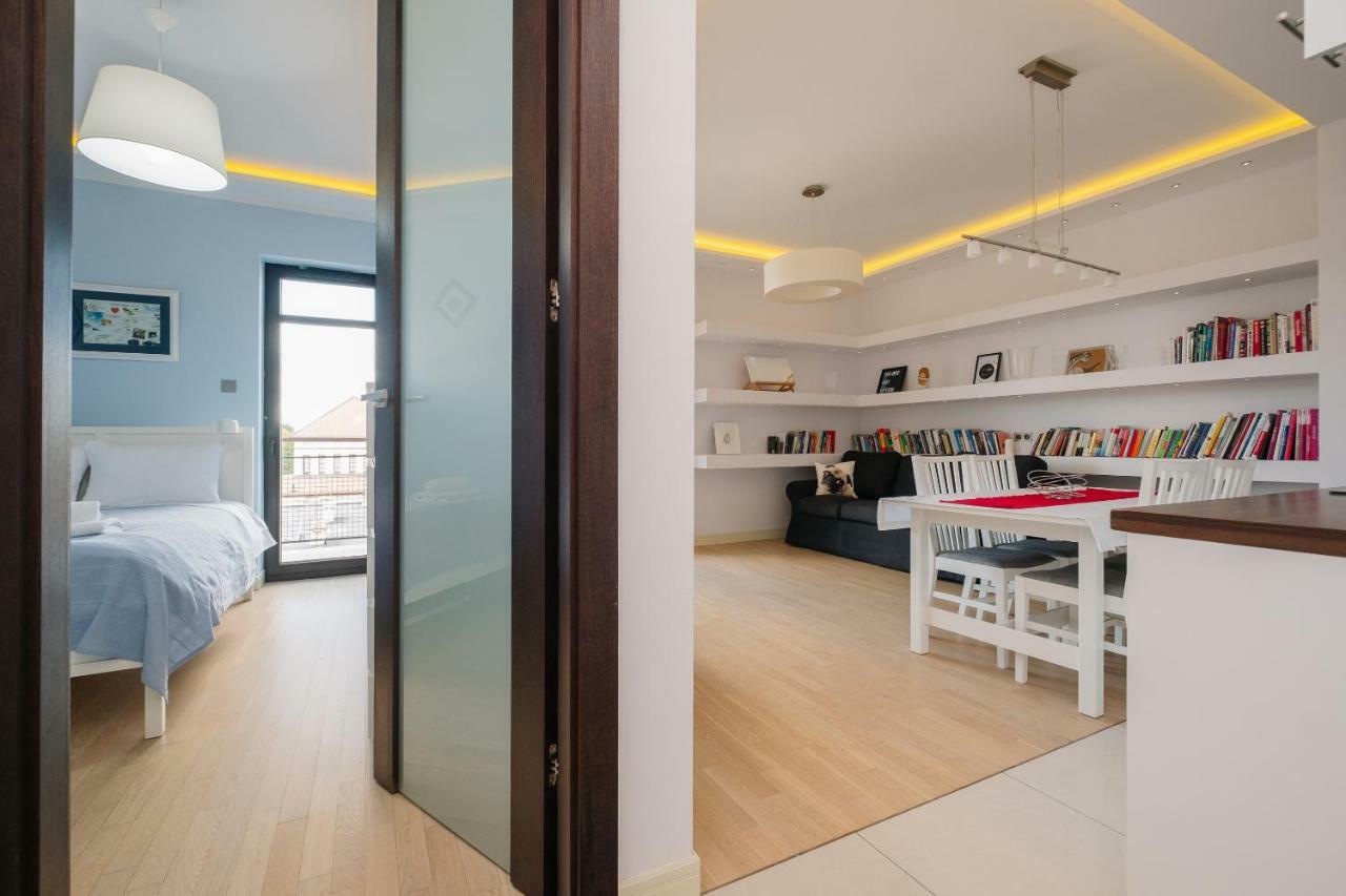 Modern Apartment Across The Ponds Warsaw Ngoại thất bức ảnh