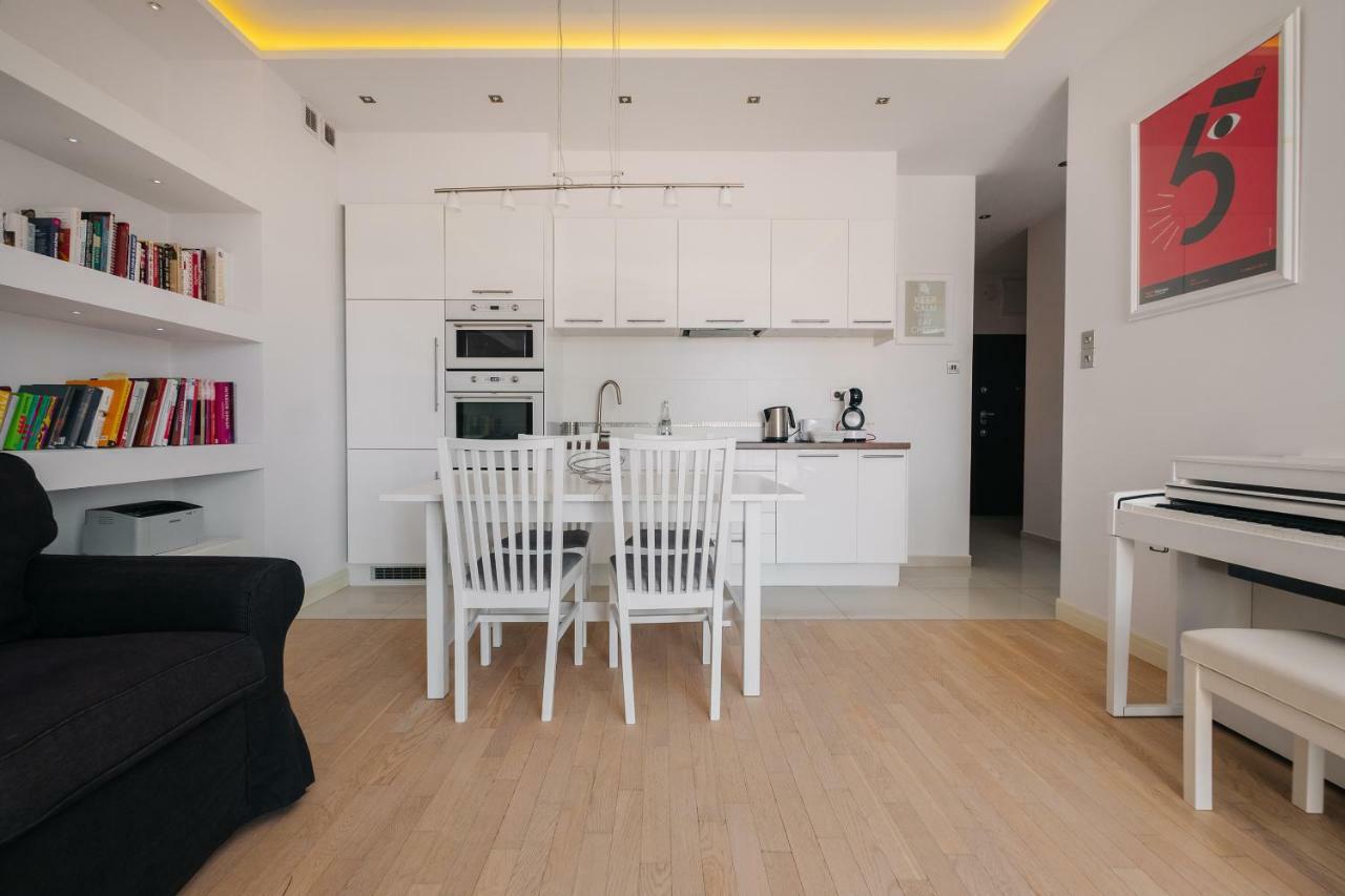 Modern Apartment Across The Ponds Warsaw Ngoại thất bức ảnh