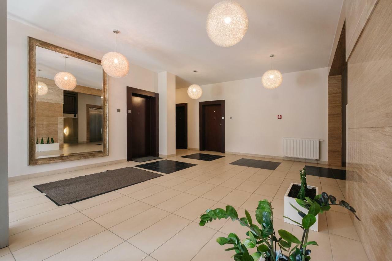 Modern Apartment Across The Ponds Warsaw Ngoại thất bức ảnh